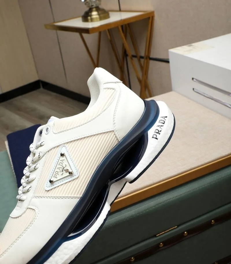Original Prada Low Shoes 33873