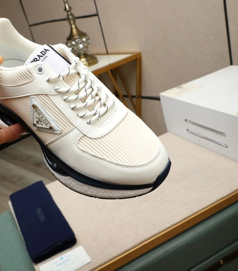 Original Prada Low Shoes 33873