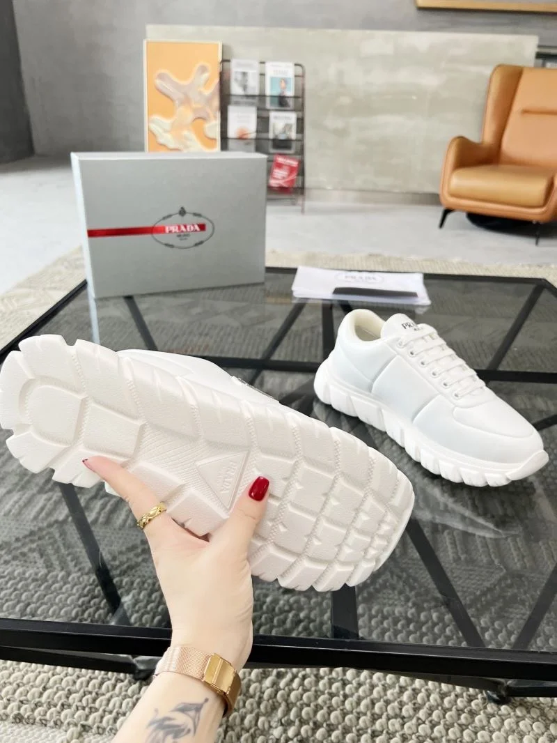Tailored Prada Low Shoes 33878