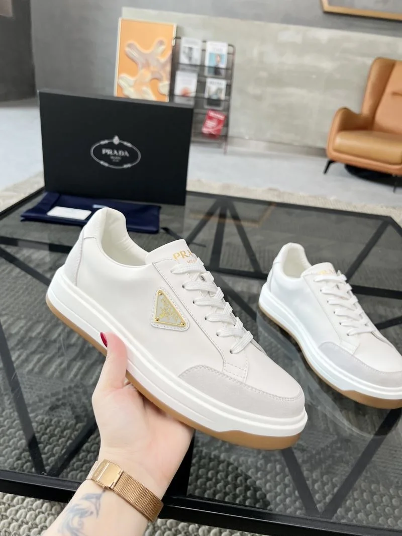 Sophisticated Prada Low Shoes 33890