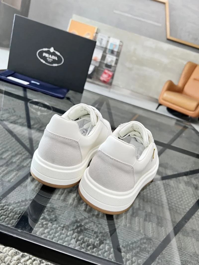 Sophisticated Prada Low Shoes 33890