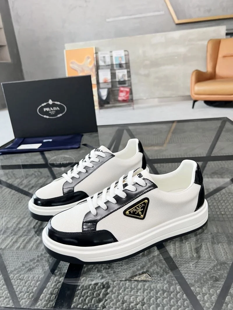 Prada Low Shoes Fashionable 33901