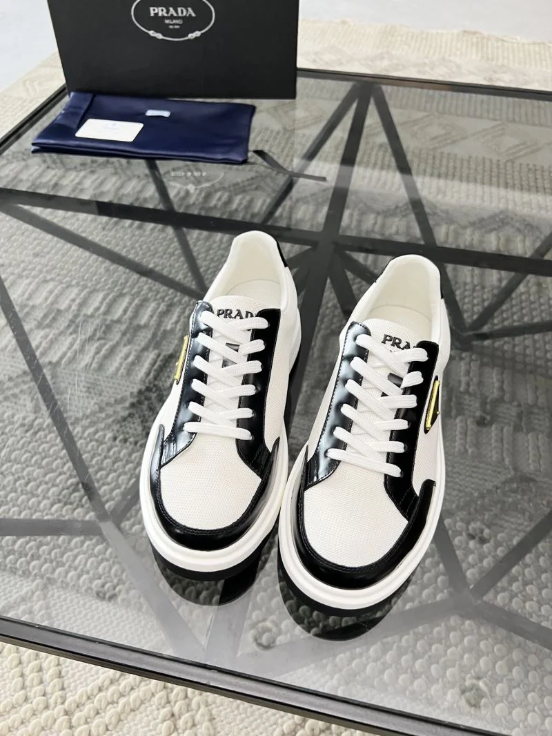 Prada Low Shoes Fashionable 33901