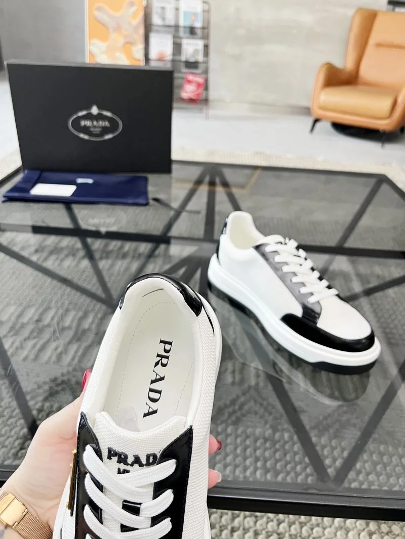 Prada Low Shoes Fashionable 33901