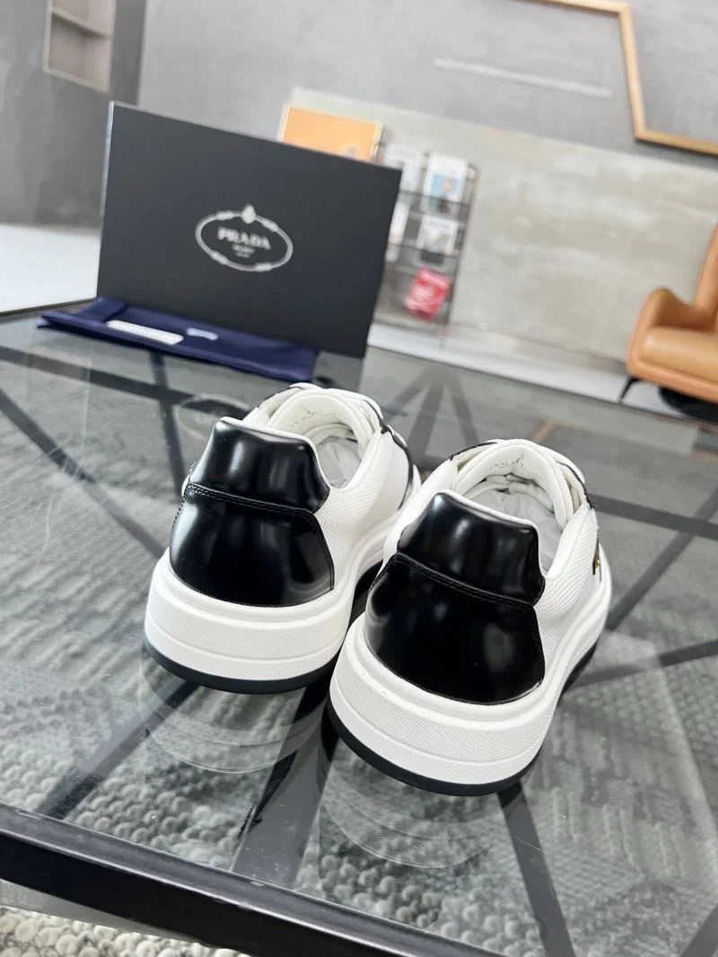 Prada Low Shoes Fashionable 33901