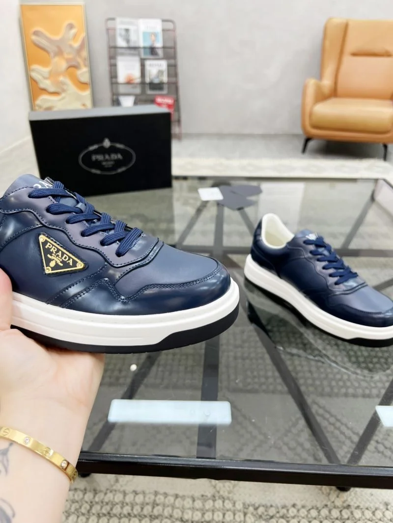 Prada Low Shoes Flexible 33871
