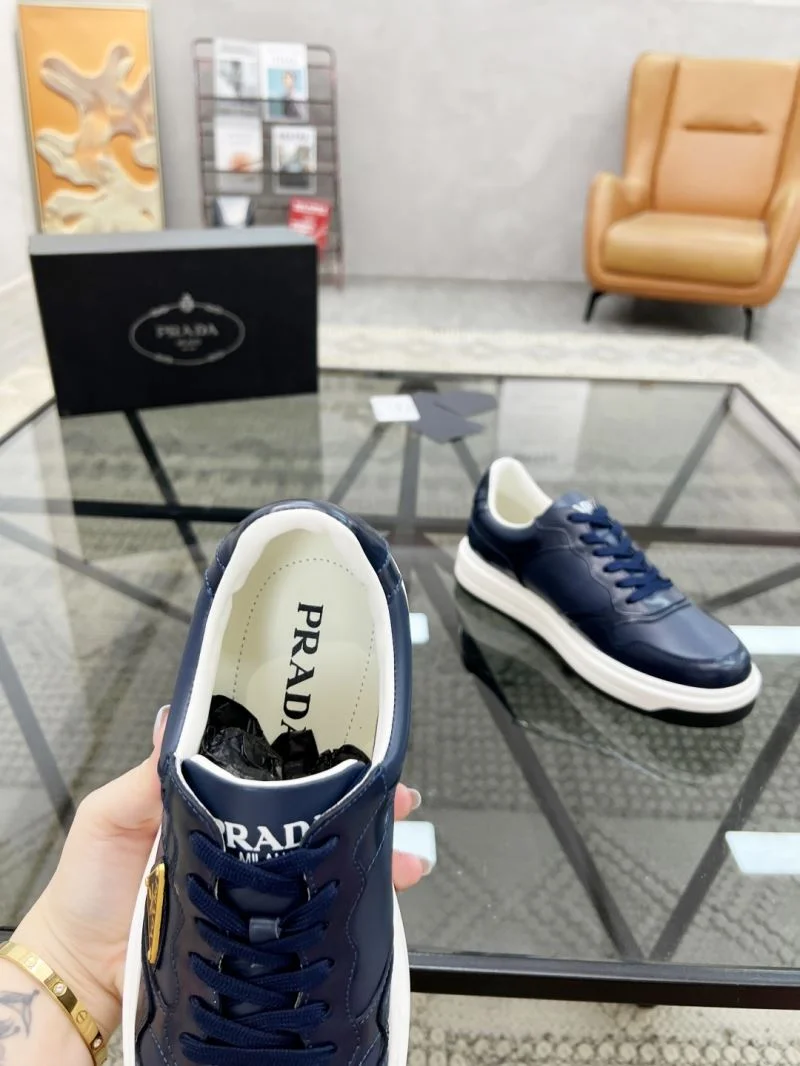 Prada Low Shoes Flexible 33871