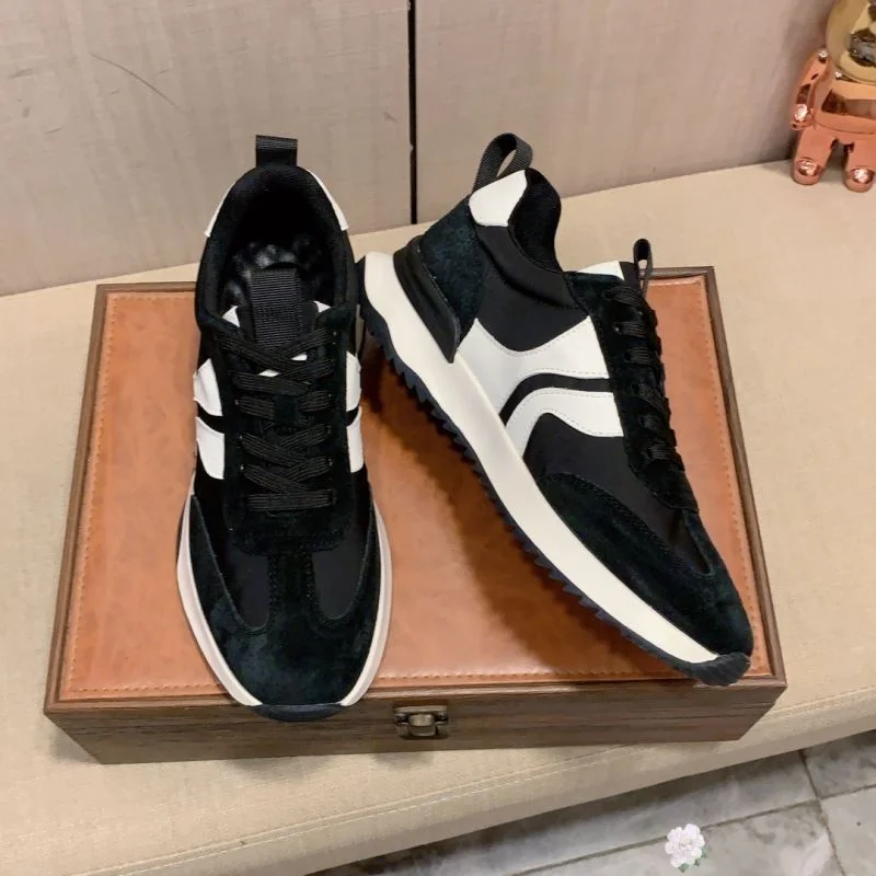 UrbanChic Prada Low Shoes 33877