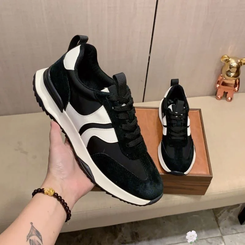 UrbanChic Prada Low Shoes 33877