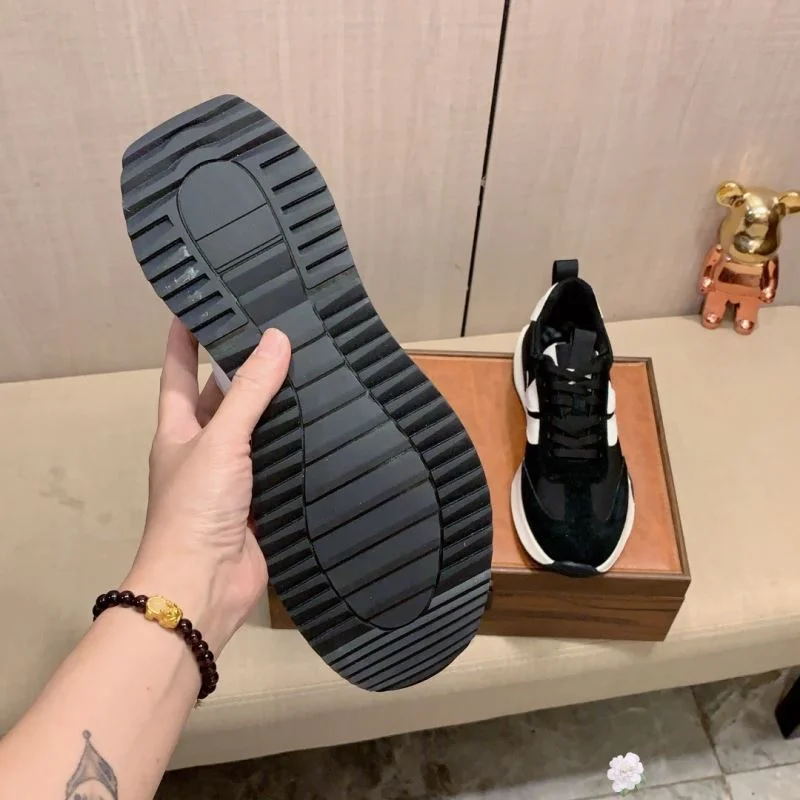 UrbanChic Prada Low Shoes 33877