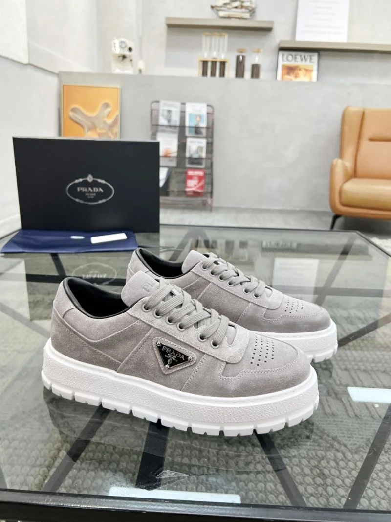 Prada Low Shoes Popular 33859