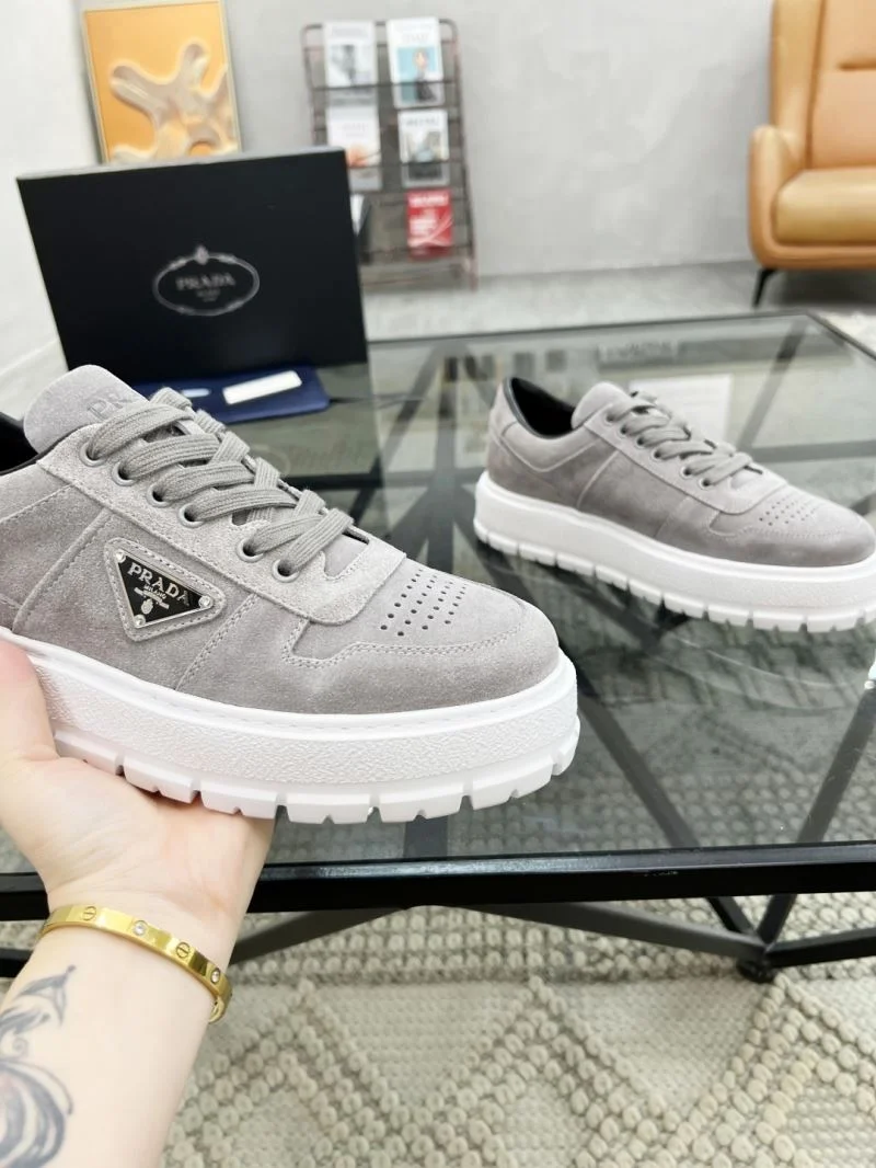 Prada Low Shoes Popular 33859