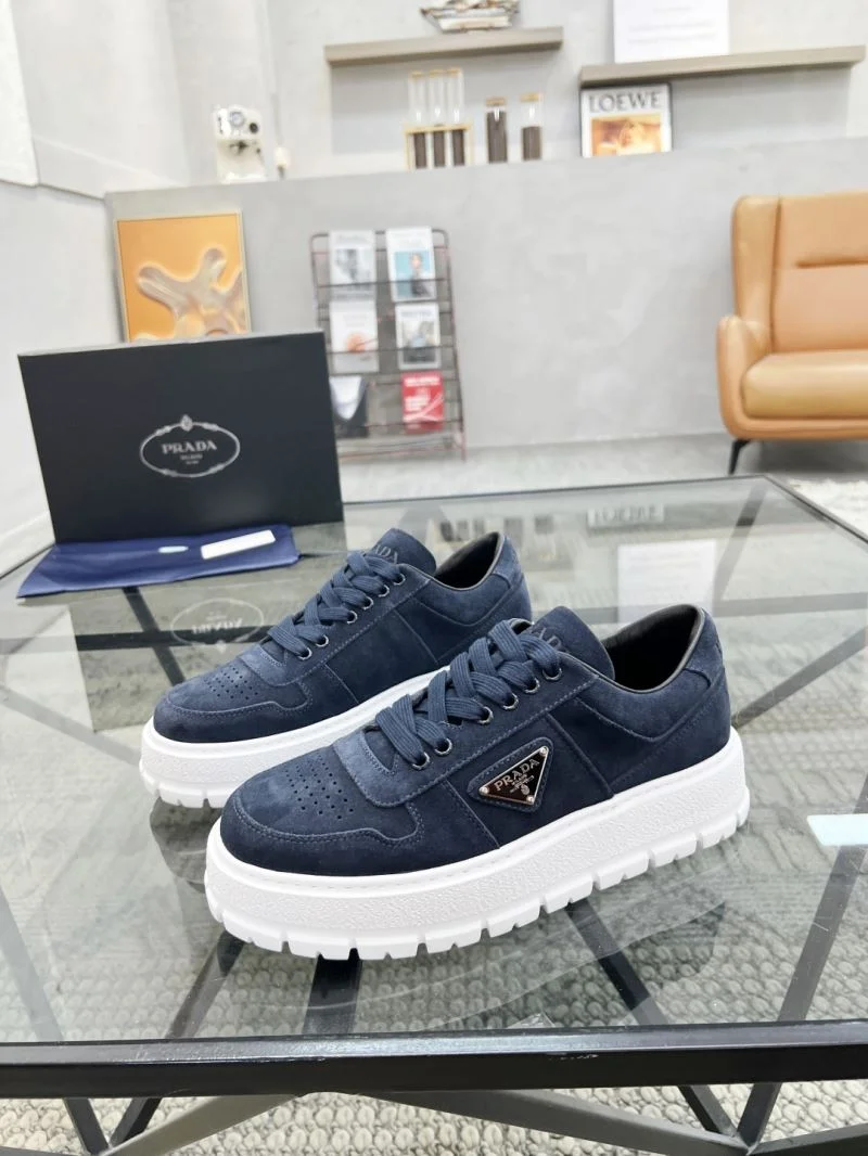 Prada Low Shoes Versatile 33847