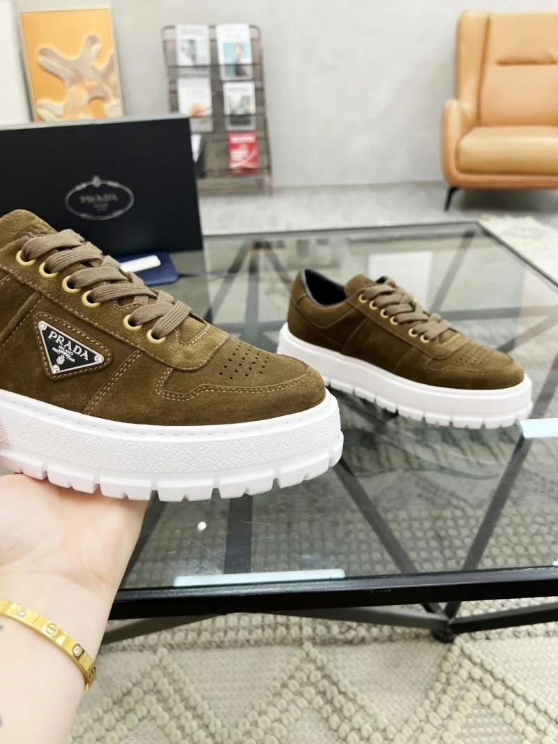Prada Low Shoes Comfortable 33852