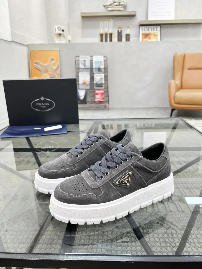 Prada Low Shoes Modern 33853