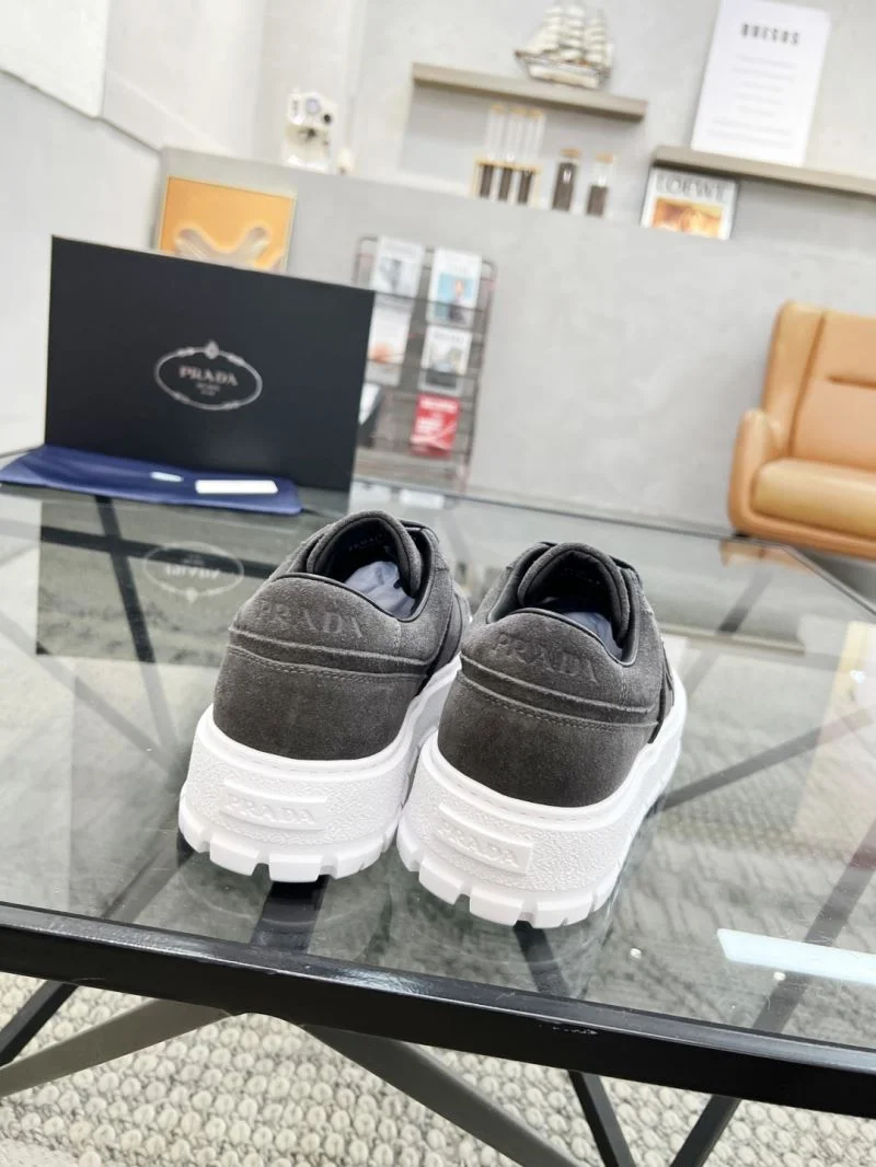 Prada Low Shoes Modern 33853