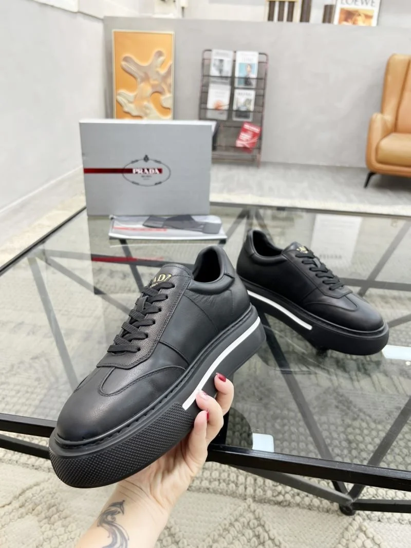 Versatile Prada Low Shoes 33850
