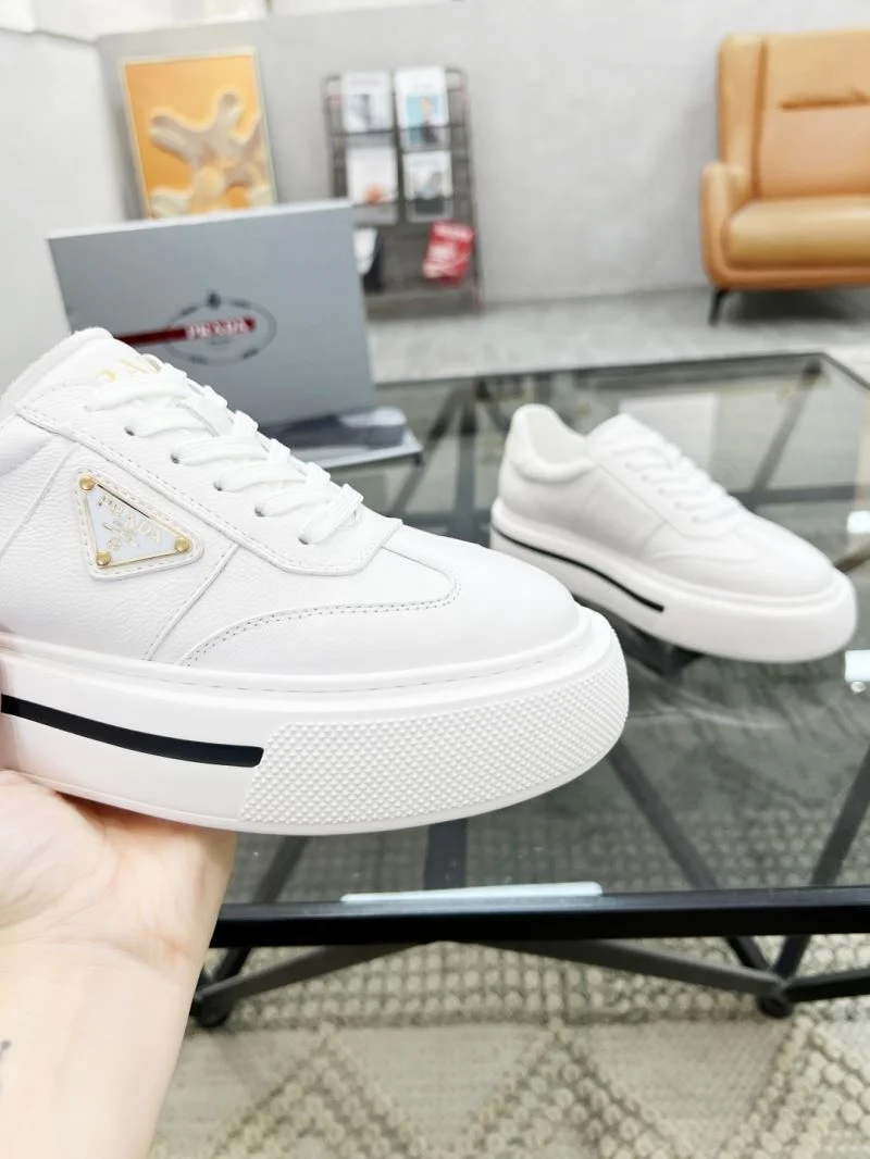 Compact Prada Low Shoes 33846