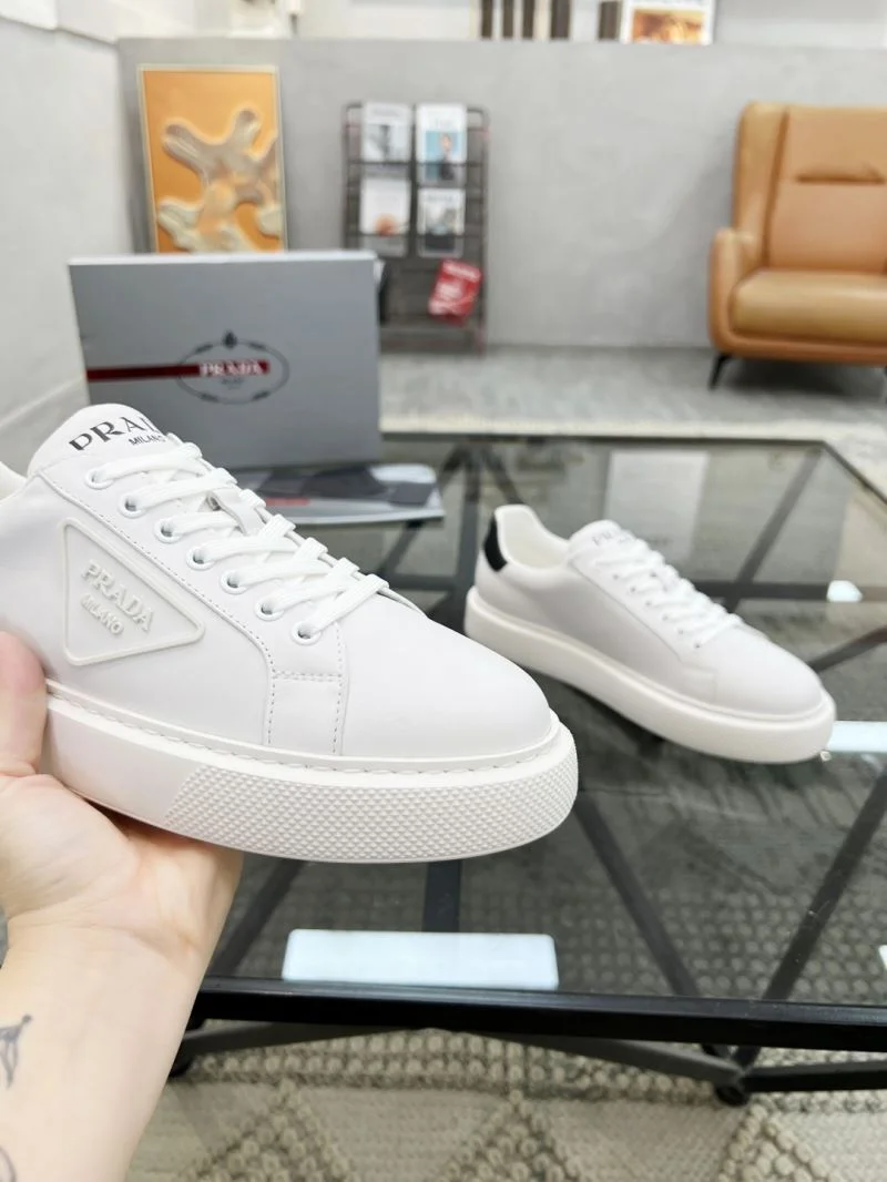 SmoothTexture Prada Low Shoes 33832