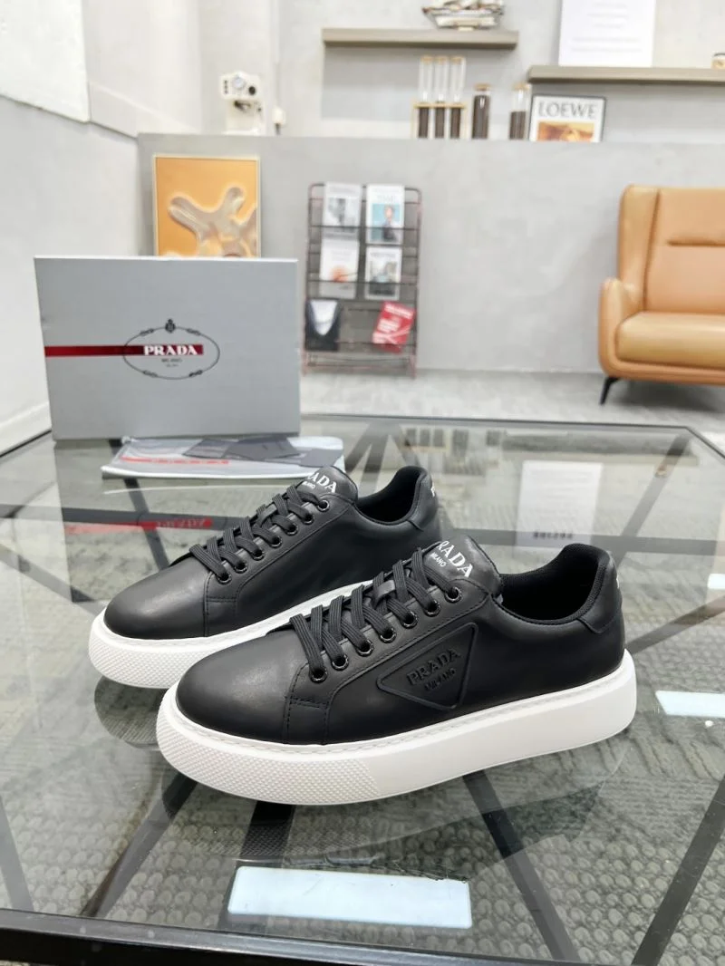 Prada Low Shoes Bold 33833