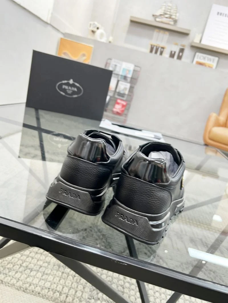 Prada Low Shoes TimelessDesign 33827