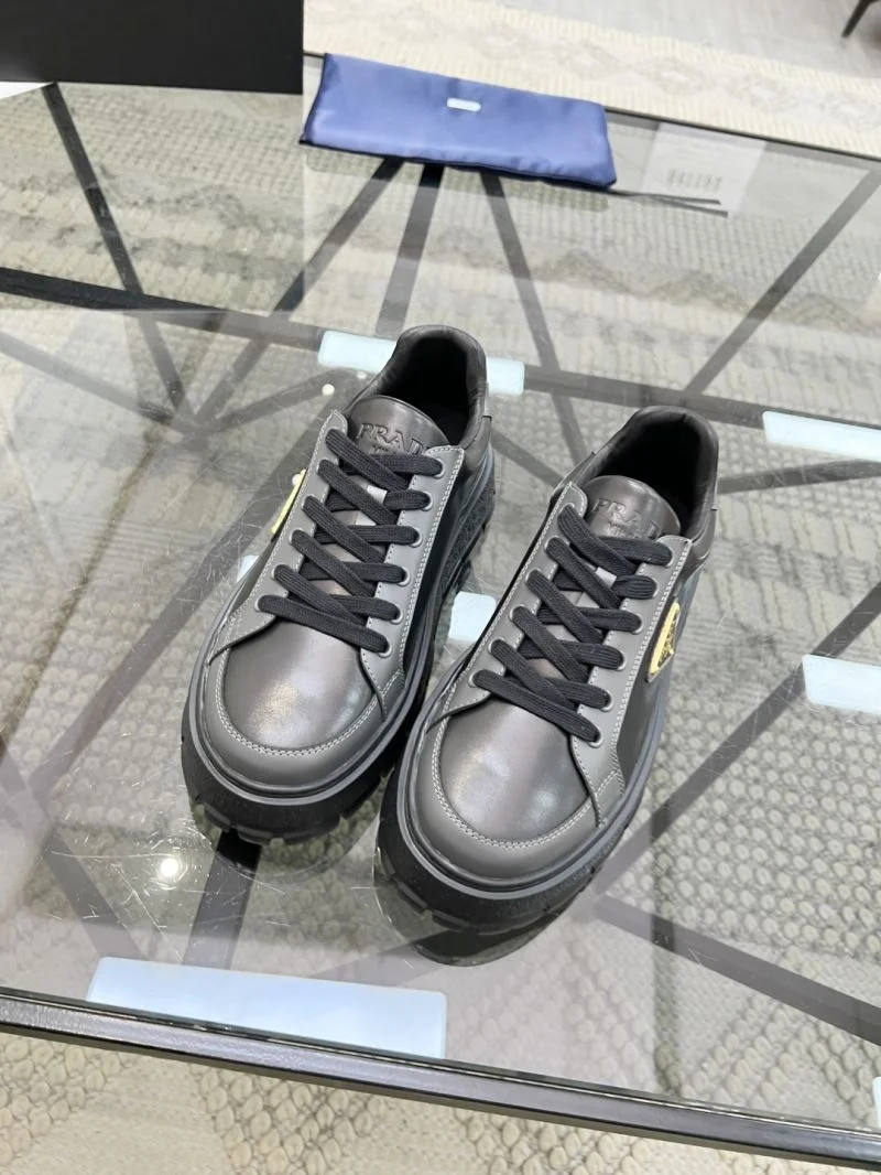 Prada Low Shoes Elegant 33826