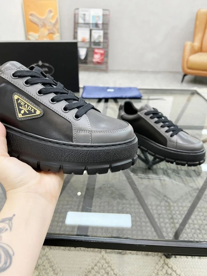 Prada Low Shoes Elegant 33826