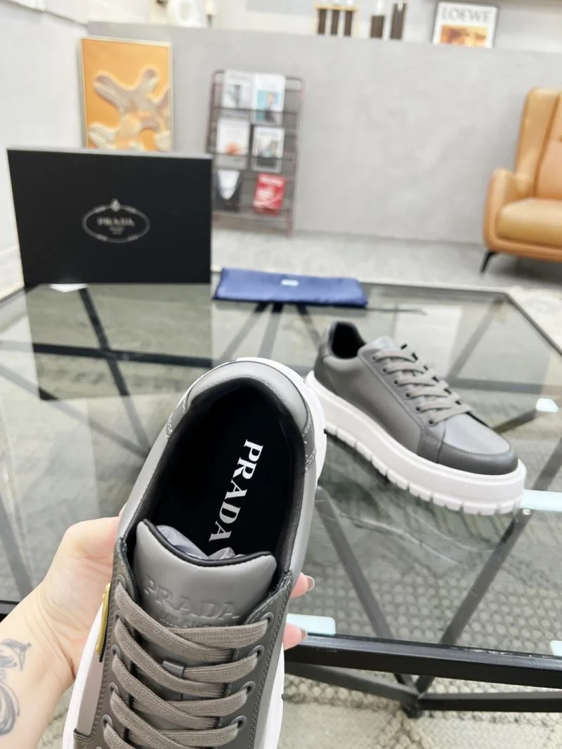 Prada Low Shoes HighQuality 33825