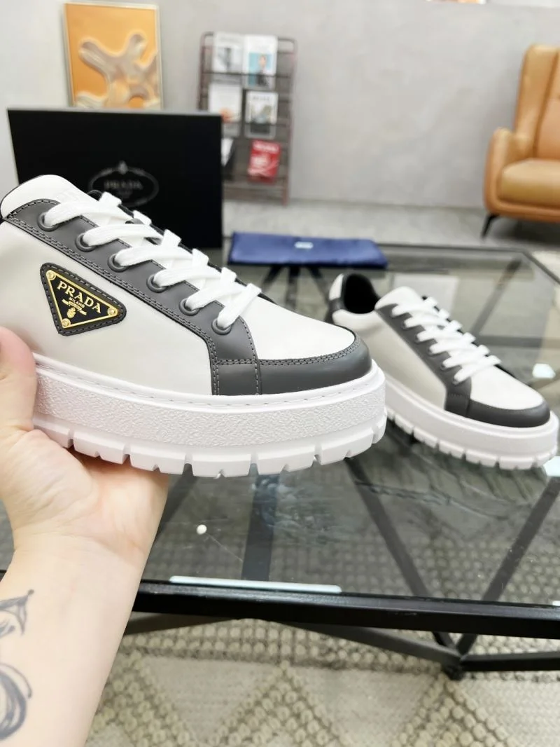 Bold Prada Low Shoes 33583