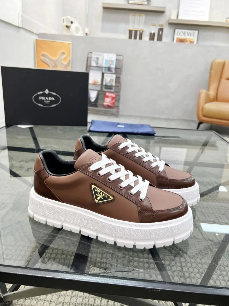 Tailored Prada Low Shoes 33824