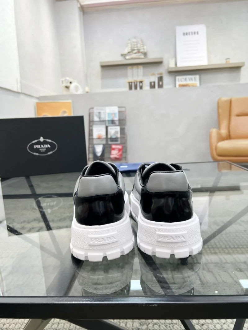 Prada Low Shoes Breathable 33810