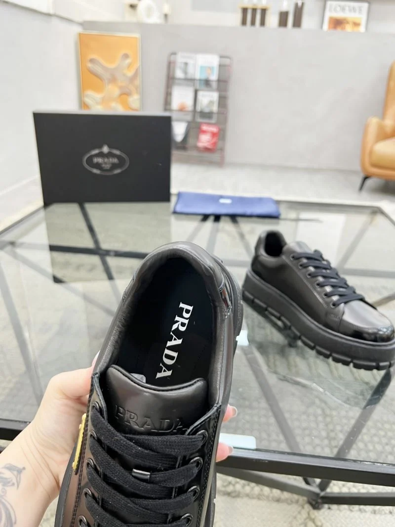 ComfortFit Prada Low Shoes 33806
