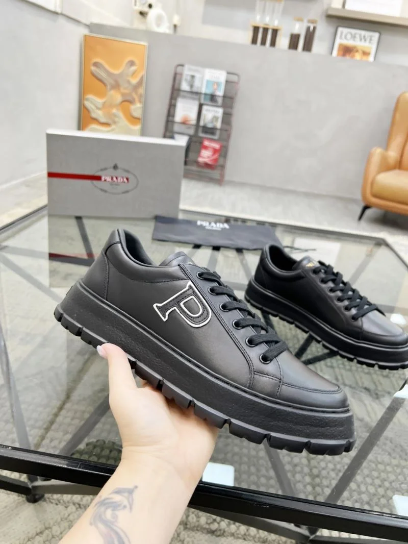 Prada Low Shoes UrbanStyle 33808