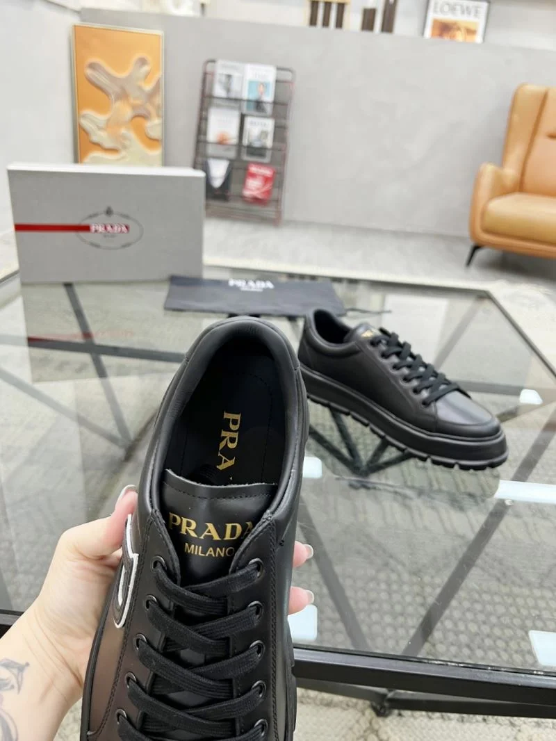 Prada Low Shoes UrbanStyle 33808