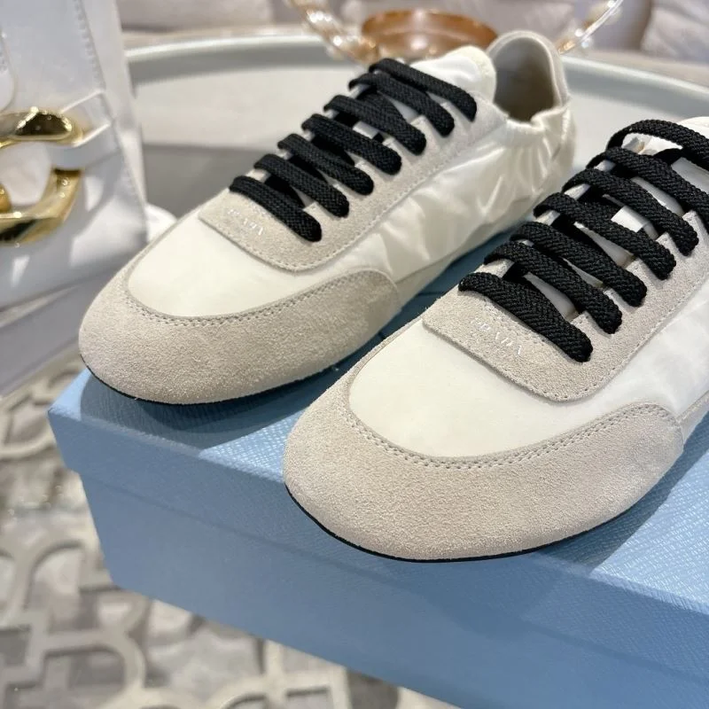 Unique Prada Low Shoes 33817