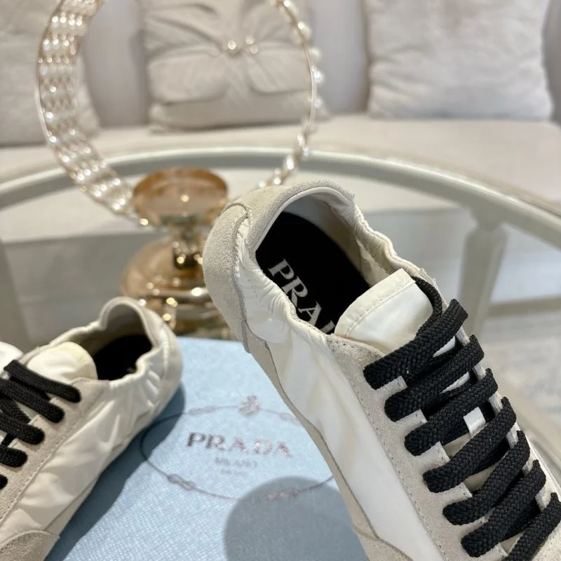 Unique Prada Low Shoes 33817