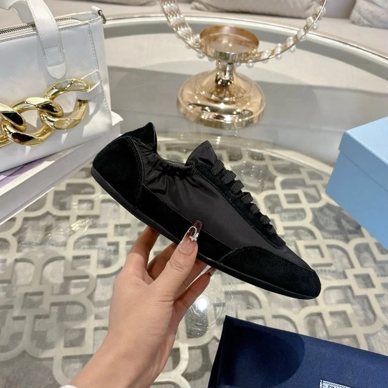 HighPerformance Prada Low Shoes 33818