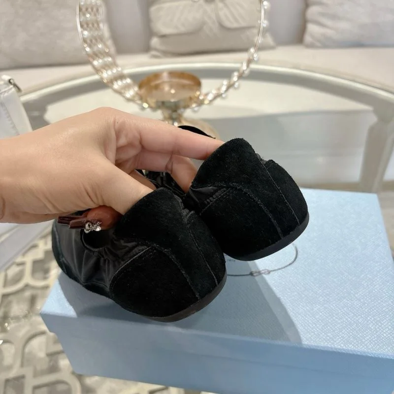 HighPerformance Prada Low Shoes 33818