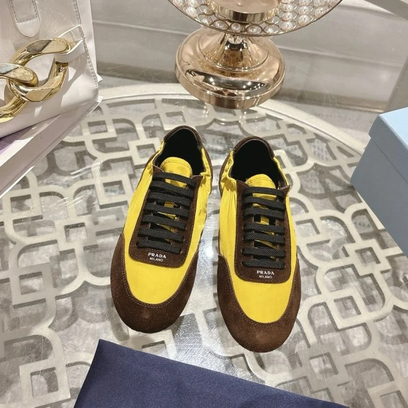 Original Prada Low Shoes 33821