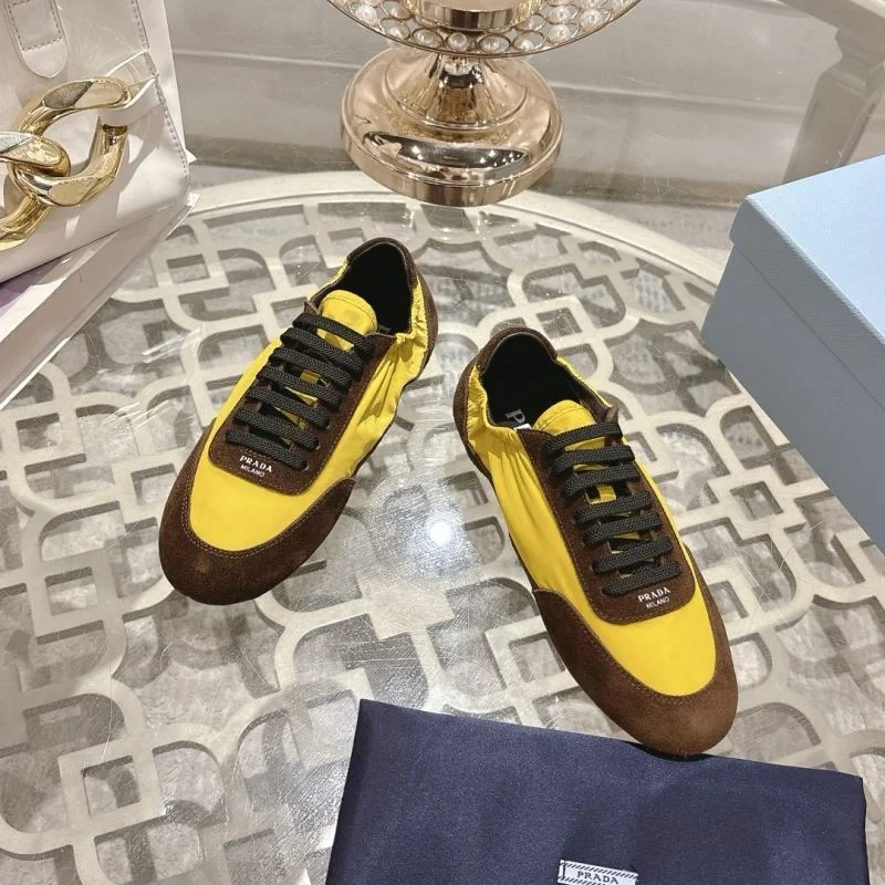 Original Prada Low Shoes 33821