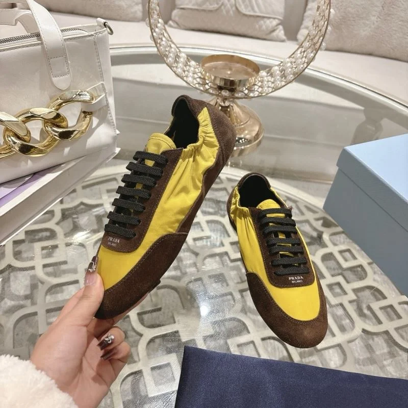 Original Prada Low Shoes 33821