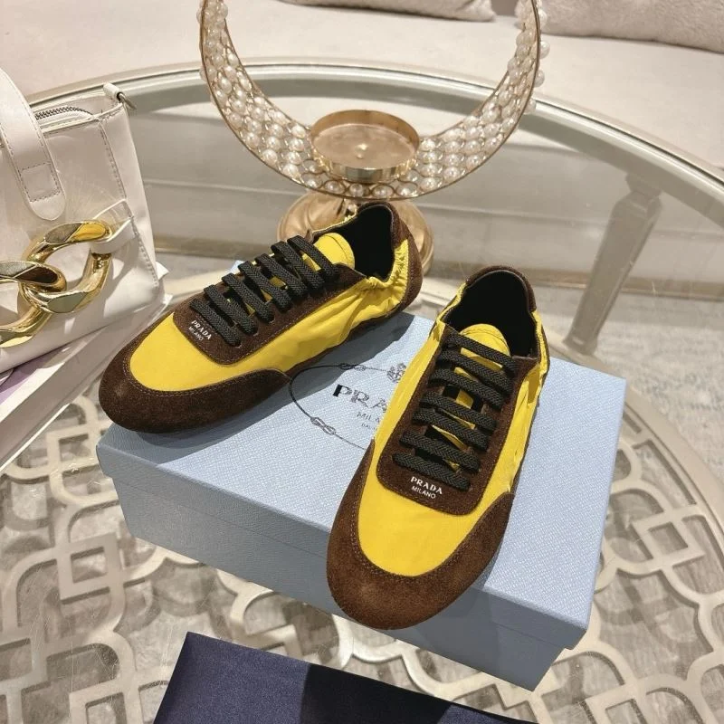 Original Prada Low Shoes 33821