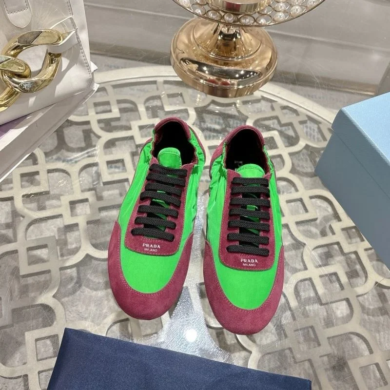 Prada Low Shoes Trendsetting 33815