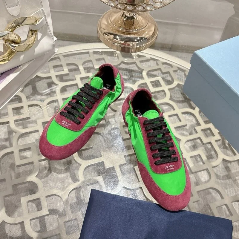 Prada Low Shoes Trendsetting 33815