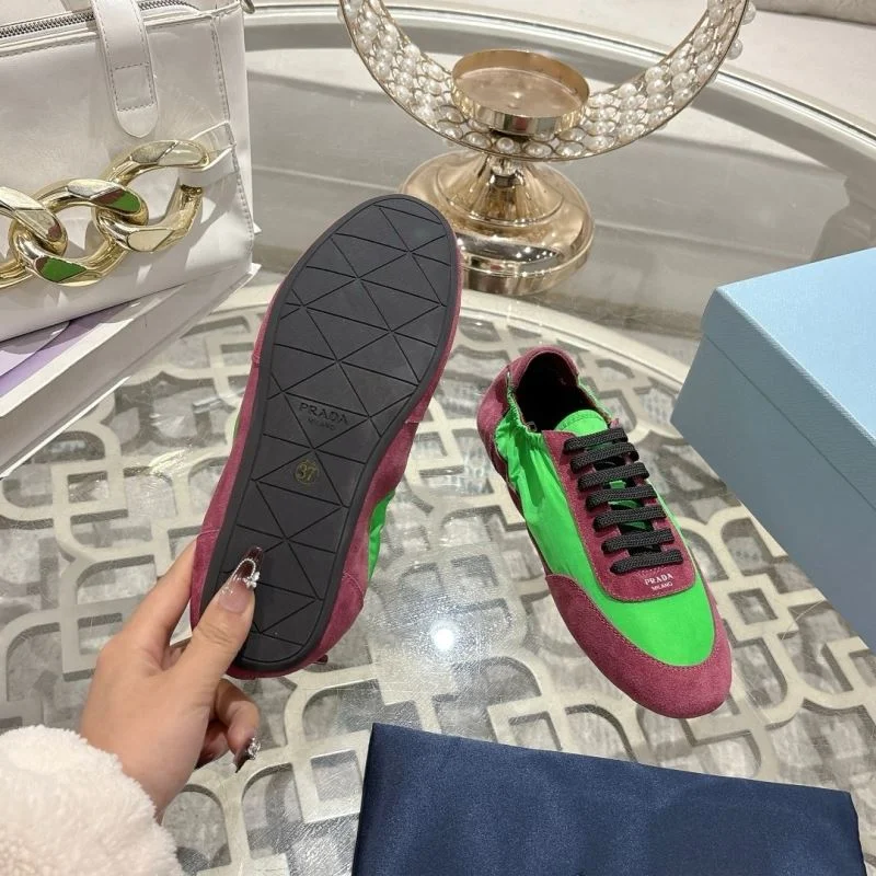 Prada Low Shoes Trendsetting 33815