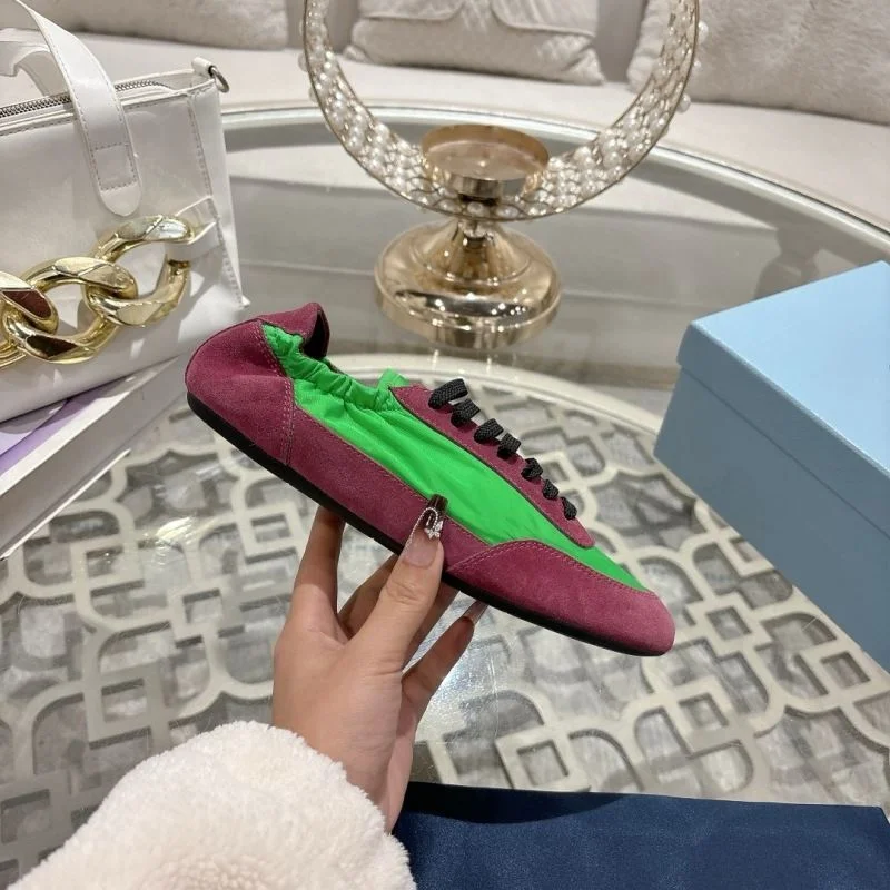 Prada Low Shoes Trendsetting 33815