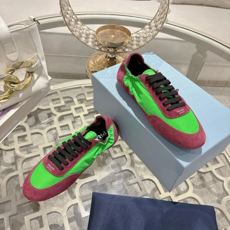 Prada Low Shoes Trendsetting 33815