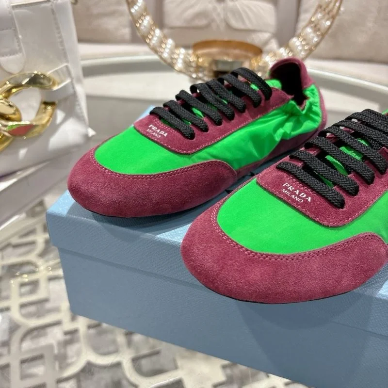 Prada Low Shoes Trendsetting 33815