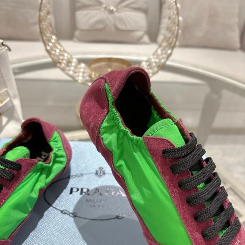 Prada Low Shoes Trendsetting 33815