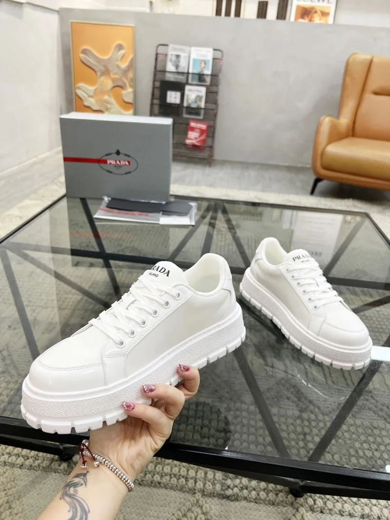 FashionForward Prada Low Shoes 33796